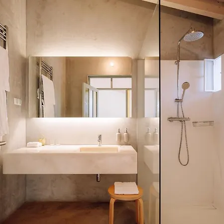 בית חווה Companhia Culturas - Ecodesign & קסטרו מארים