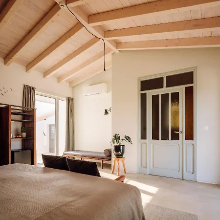 בית חווה Companhia Culturas - Ecodesign & קסטרו מארים